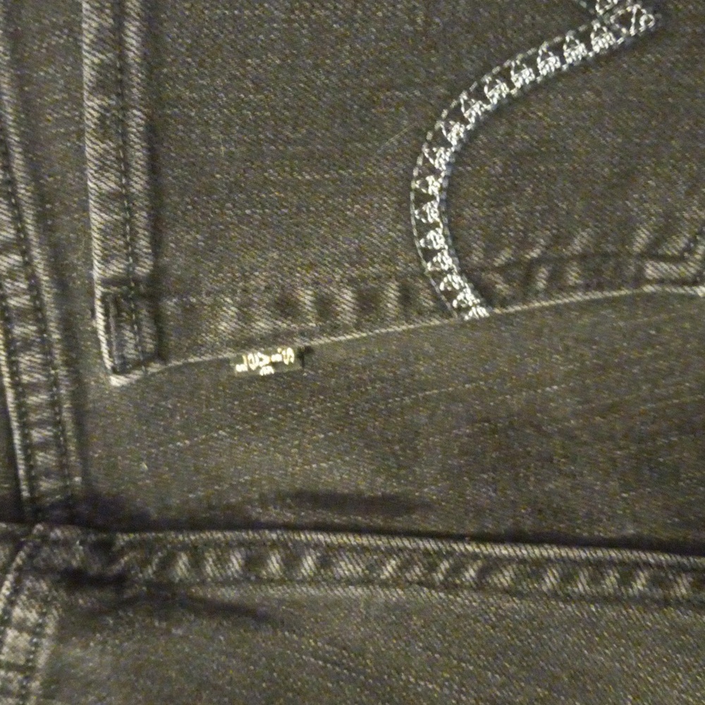 Ladies black Levi jeans - Picture 7 of 8